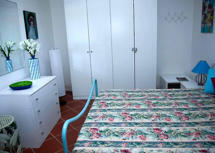 A.i.r. La Misuaglia 3* Isola Rossa (Sassari)